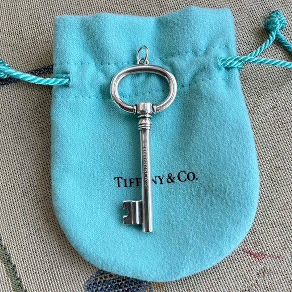 SOLD - Tiffany Oval Key Pendant - Picture 2 of 5